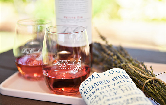 DCV_2692_JP_DryCreekVineyard_2020_PetiteZinRose_550x350